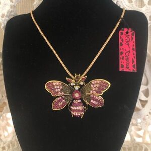 NWT Betsey Johnson Gold-Tone Pink Crystal Bee Necklace